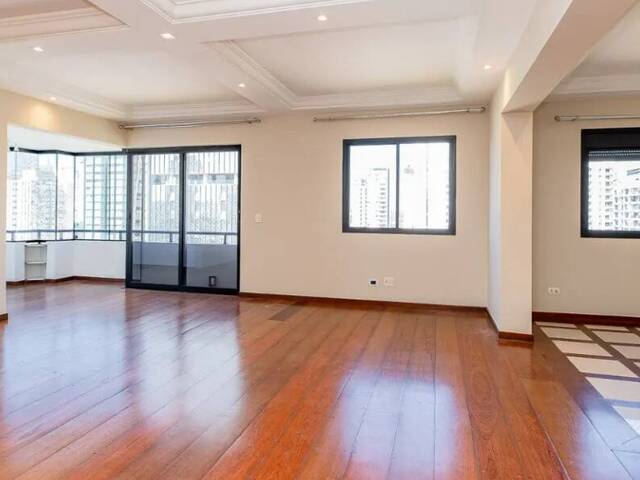 Venda em CAMPO BELO - São Paulo