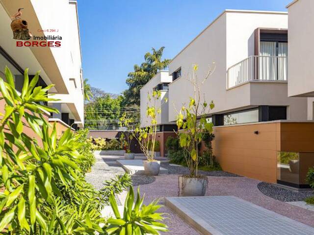 #44B06EL - Casa para Venda em São Paulo - SP - 2